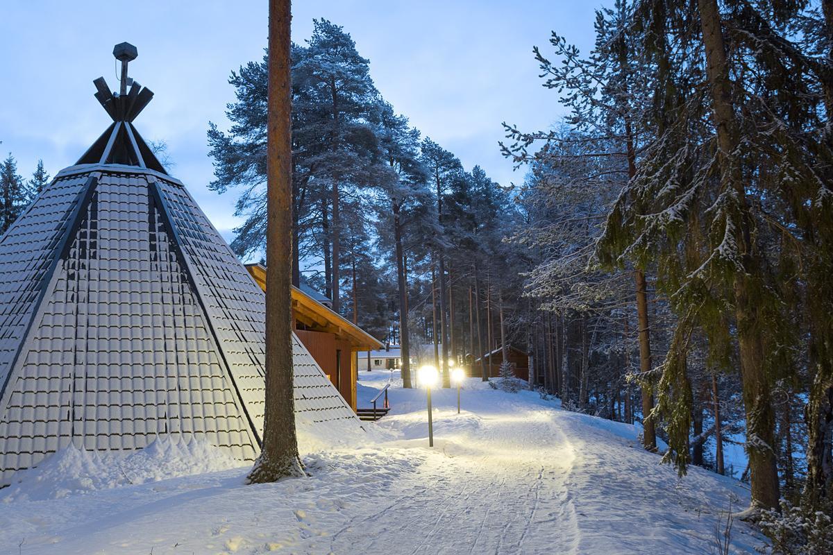 Hotel Vartiosaari The Aurora Island 로바니에미 외부 사진